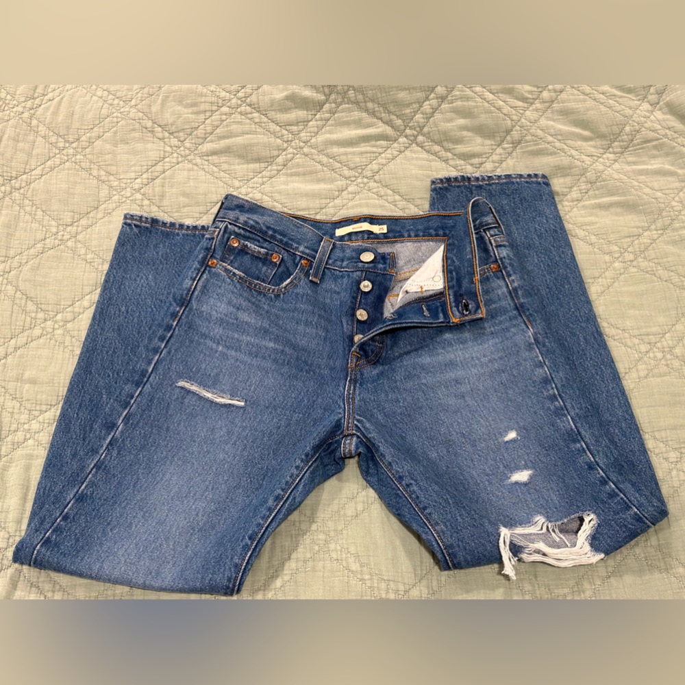 NWOT Levi’s Wedgie Straight Fit size 25